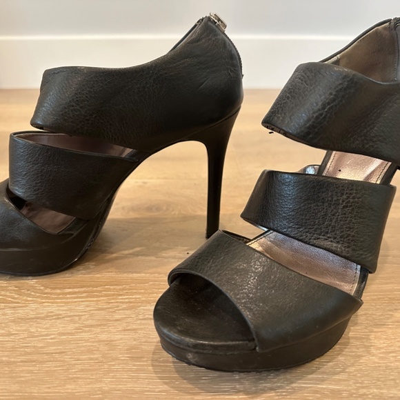 Calvin Klein black leather high heel platform shoes - size 8 - Picture 1 of 9